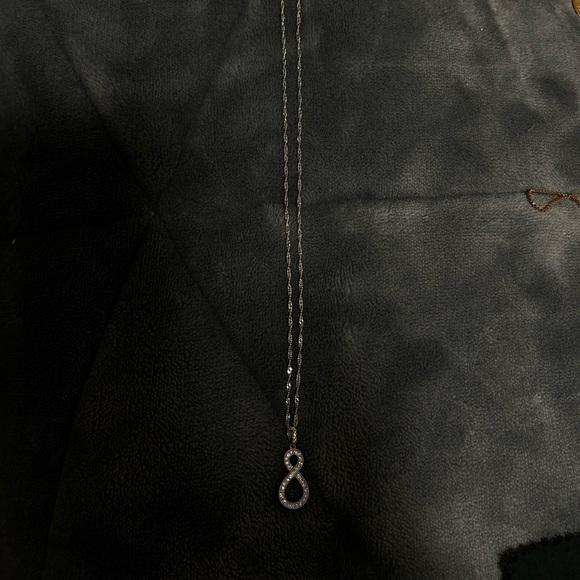 White gold infinity chain and pendant - Picture 4 of 4